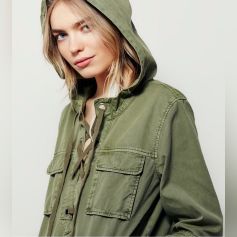 Free People pull over with hood - Picture 2 of 7